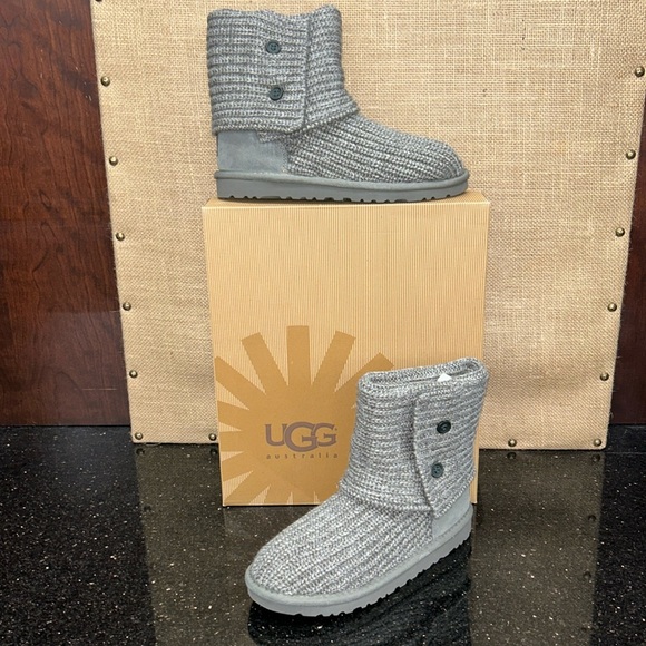 NEW UGG KIDS CLASSIC CARDY GREY - Picture 1 of 4